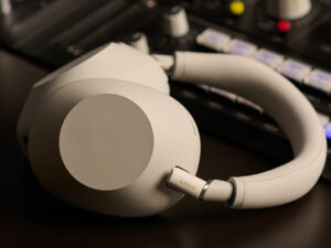 Kabelloser Noise Cancelling Kopfhörer WH-1000XM von Sony
