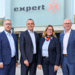 expert präsentiert Jahresabschluss 2025/2026