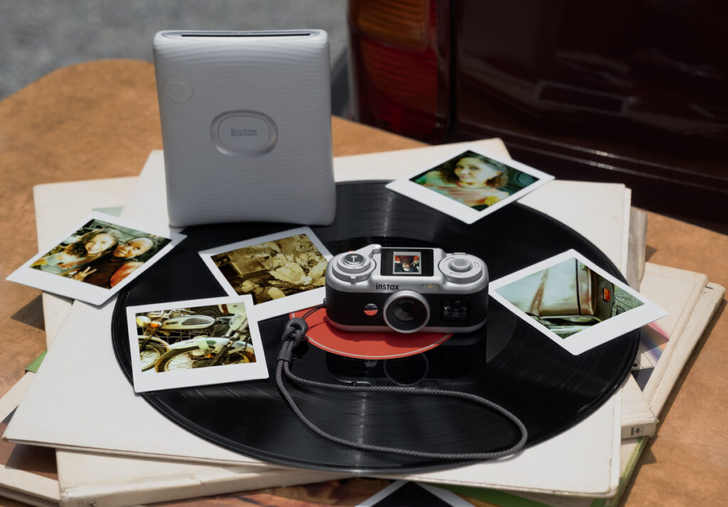 FUJIFILM instax präsentiert die neue instax Pal 2 Kompakte Digitalkamera