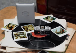 FUJIFILM instax präsentiert die neue instax Pal 2 Kompakte Digitalkamera