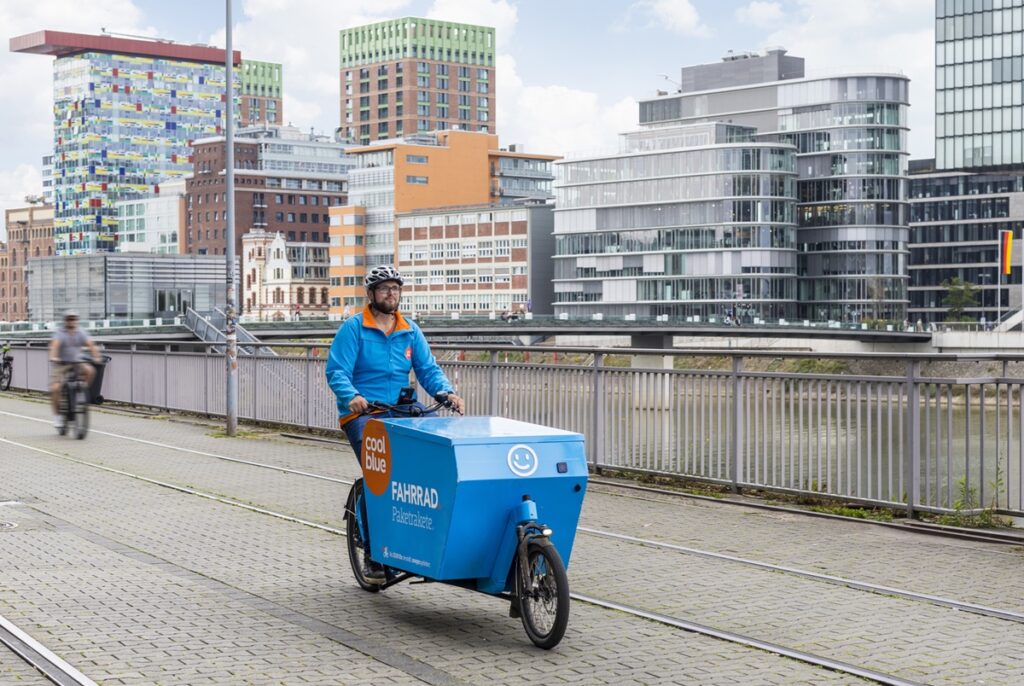 Coolblue mit Fahrrad-Lieferdienst jetzt auch in Deutschland.