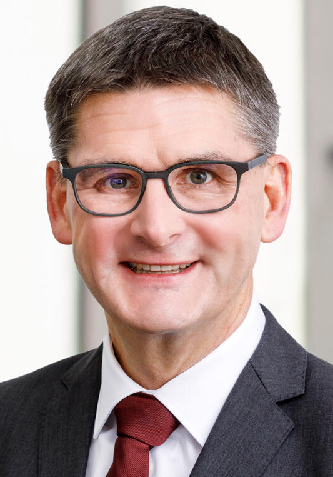 Oliver Freese holt Ringfoto "Imaging World" nach Köln.